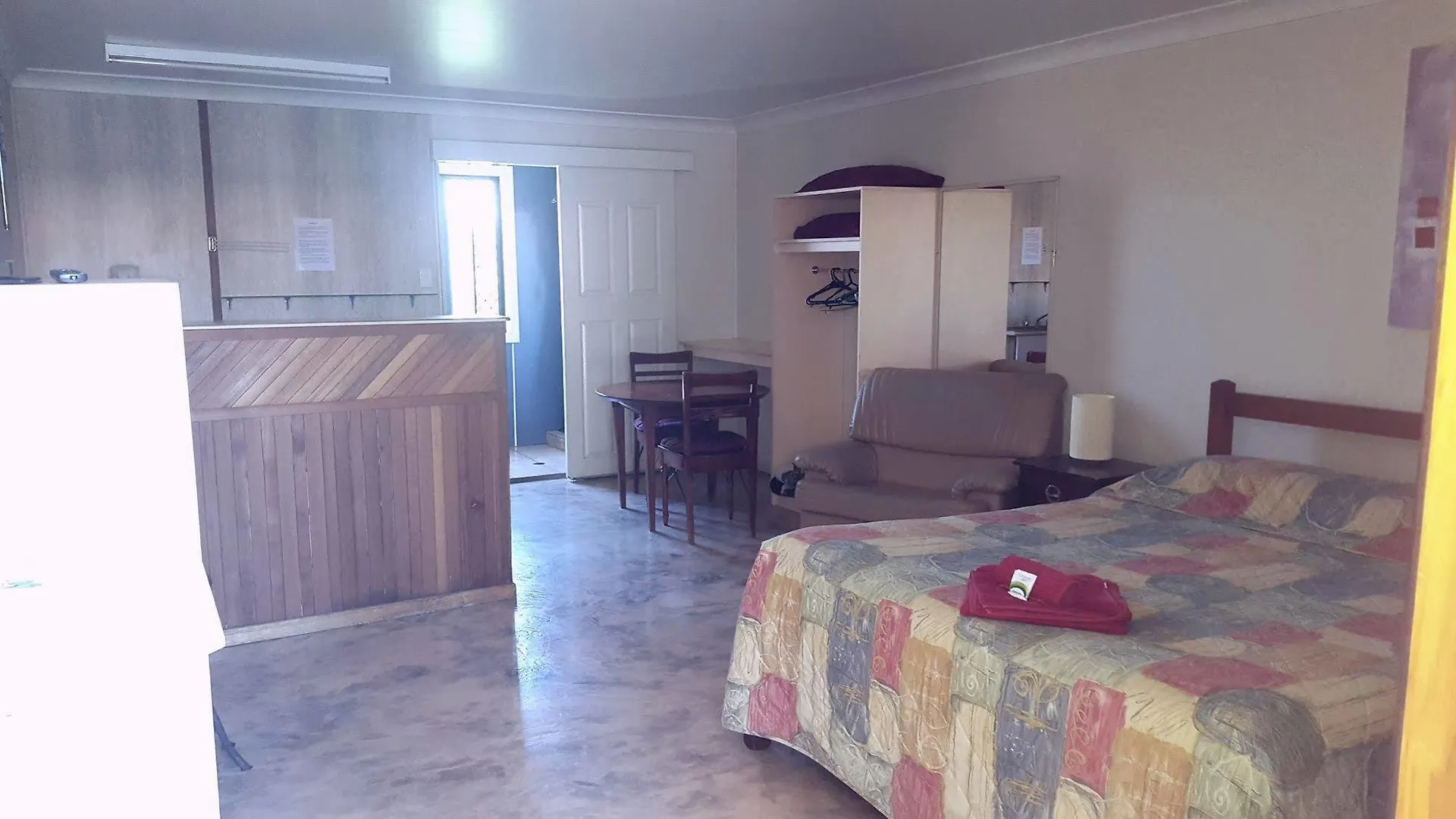 Bronco Motor Inn Toowoomba 3*,  Avustralya